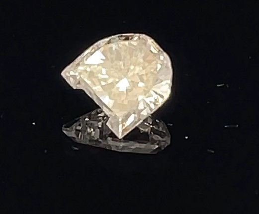 Matched pair of Alphabets lab grown diamonds, 6.93 × 6.70 mm, D VS1, 1.56ct total