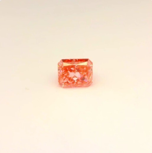 Matched pair of Radiant Cut lab grown diamonds, 6.80 × 5.70 mm, Fancy Vivid Pink VS1, 1.52ct total