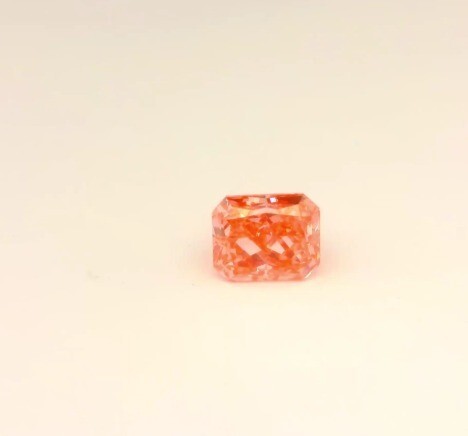 Matched pair of Radiant Cut lab grown diamonds, 6.10 × 5.00 mm, Fancy Vivid Pink VS1, 1.06ct total