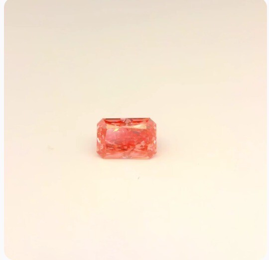 Matched pair of Radiant Cut lab grown diamonds, 6.80 × 4.70 mm, Fancy Vivid Pink VVS2, 1.00ct total