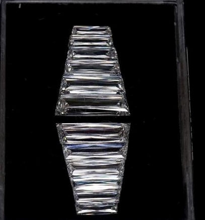 Matched pair of Trapezoid Brilliant lab grown diamonds, 3.00 × 3.00 mm, D VS1, 4.48ct total