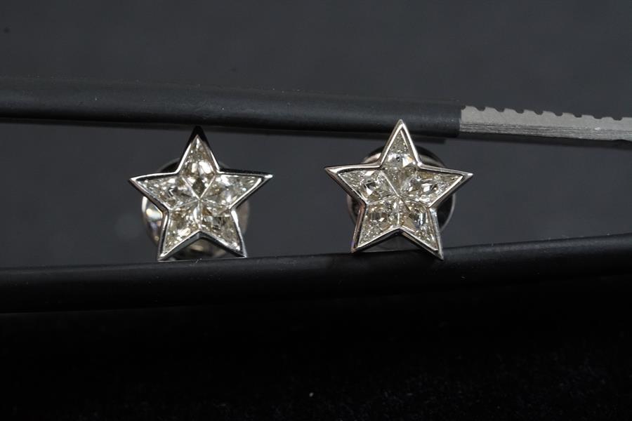 Stud Earrings, 18K White Gold, stock 103812