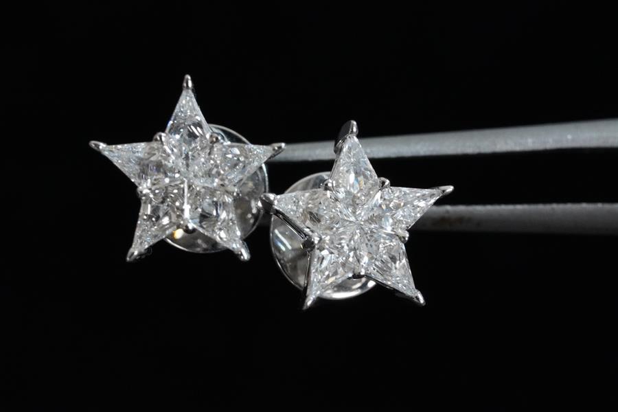 Stud Earrings, 18K White Gold, stock 103899