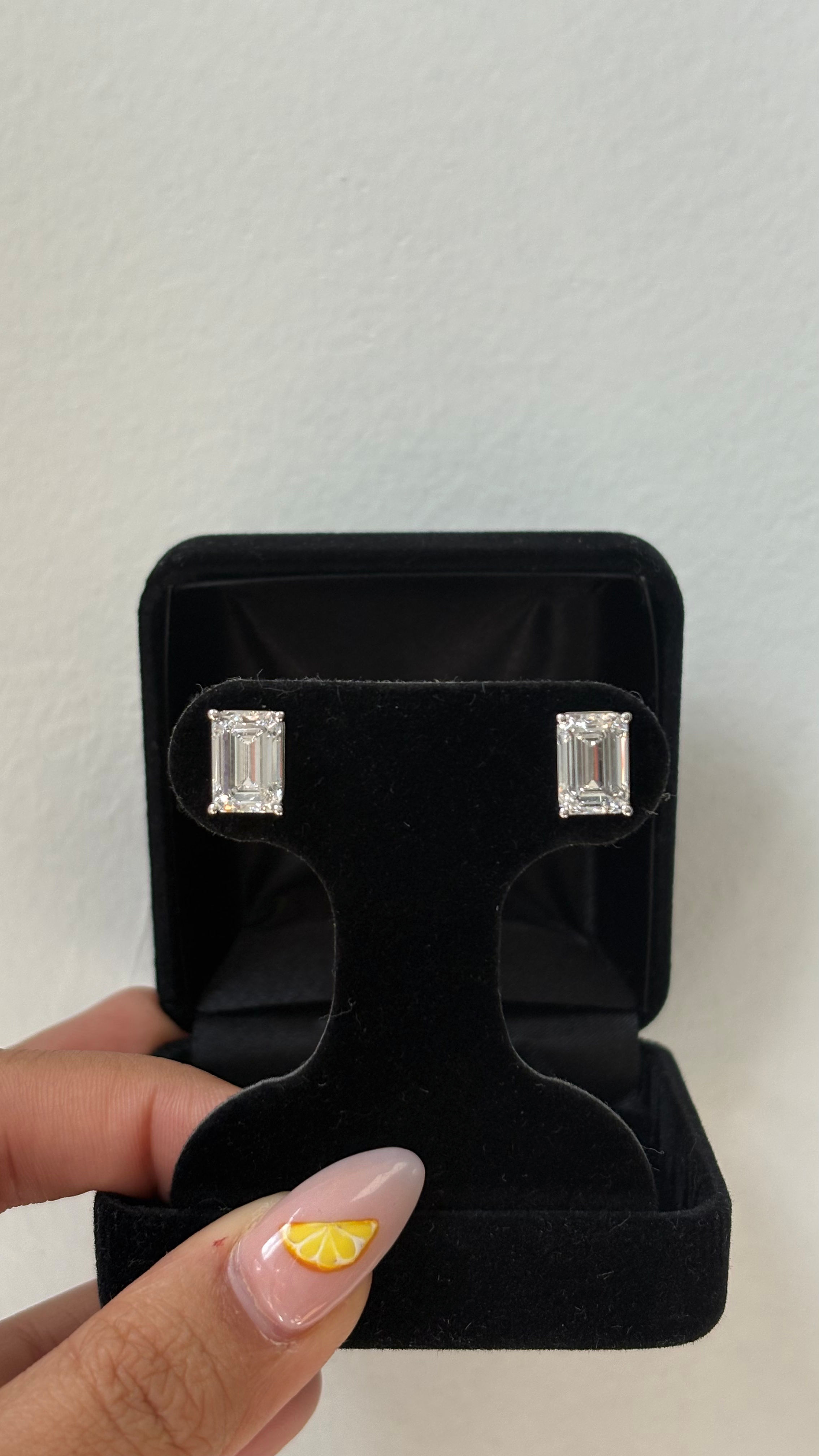 Stud Earrings, 14K White Gold, stock Es00036