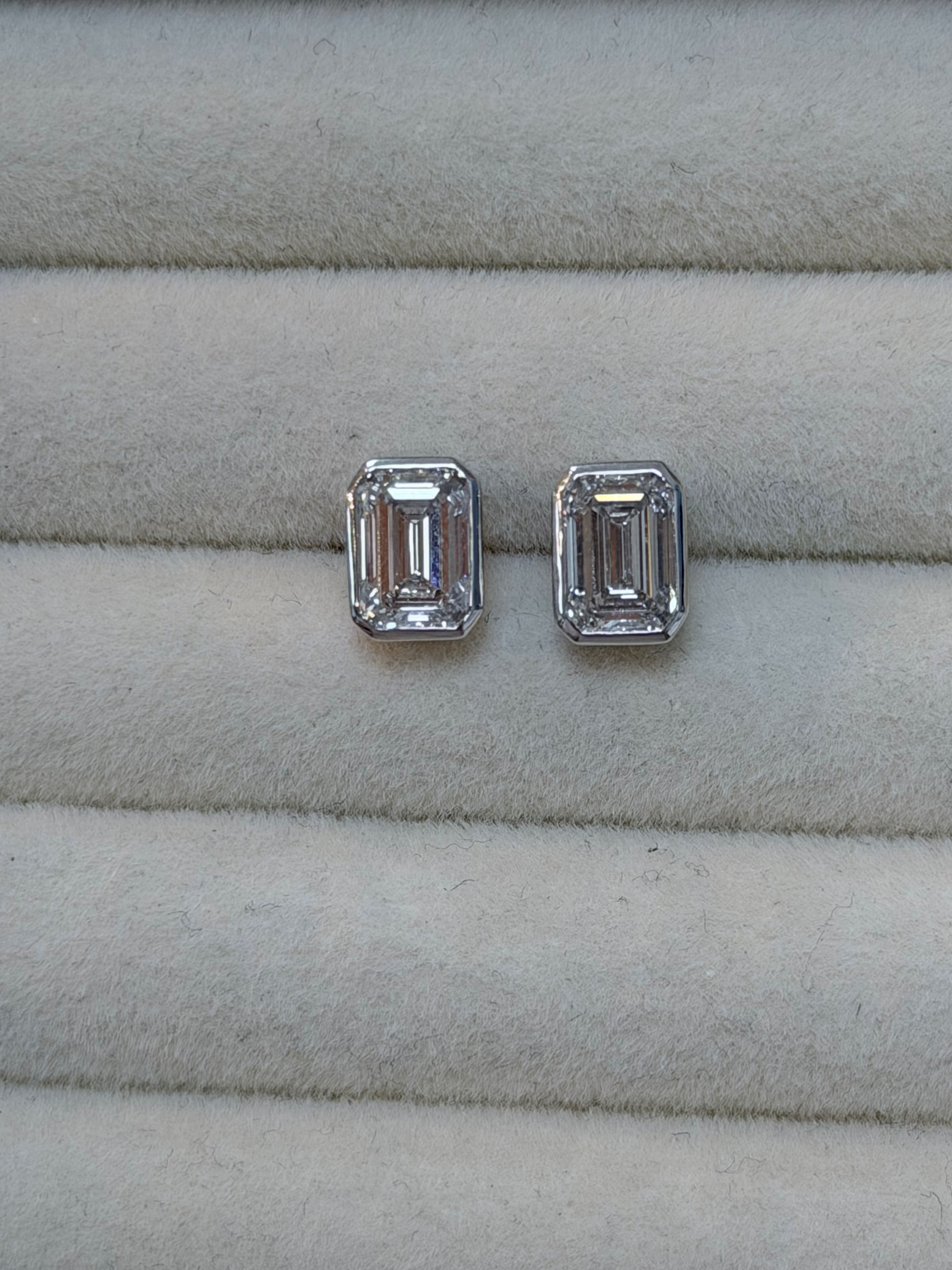 Stud Earrings, 14K White Gold, stock ES00038