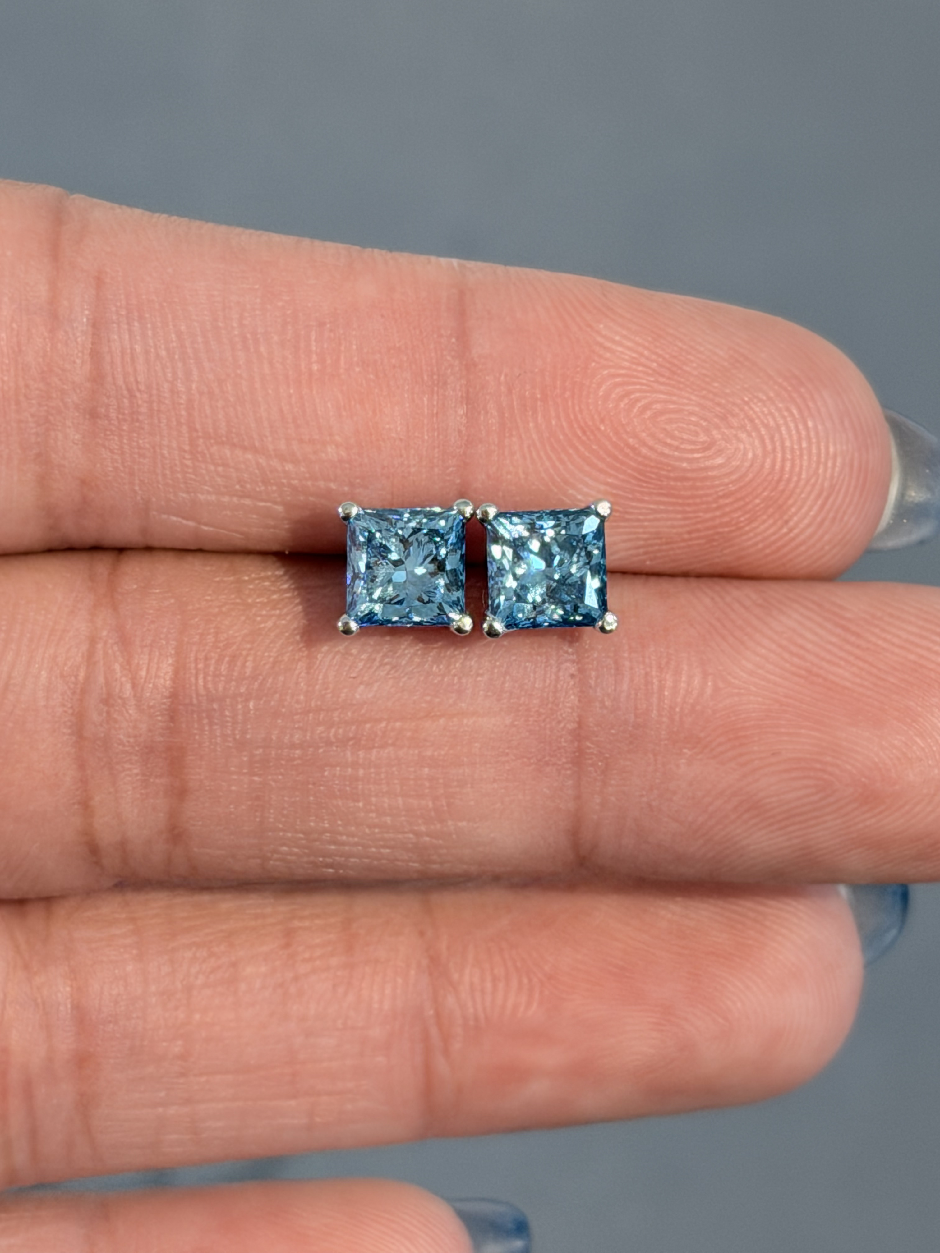 Stud Earrings, 14K White Gold, stock 179169
