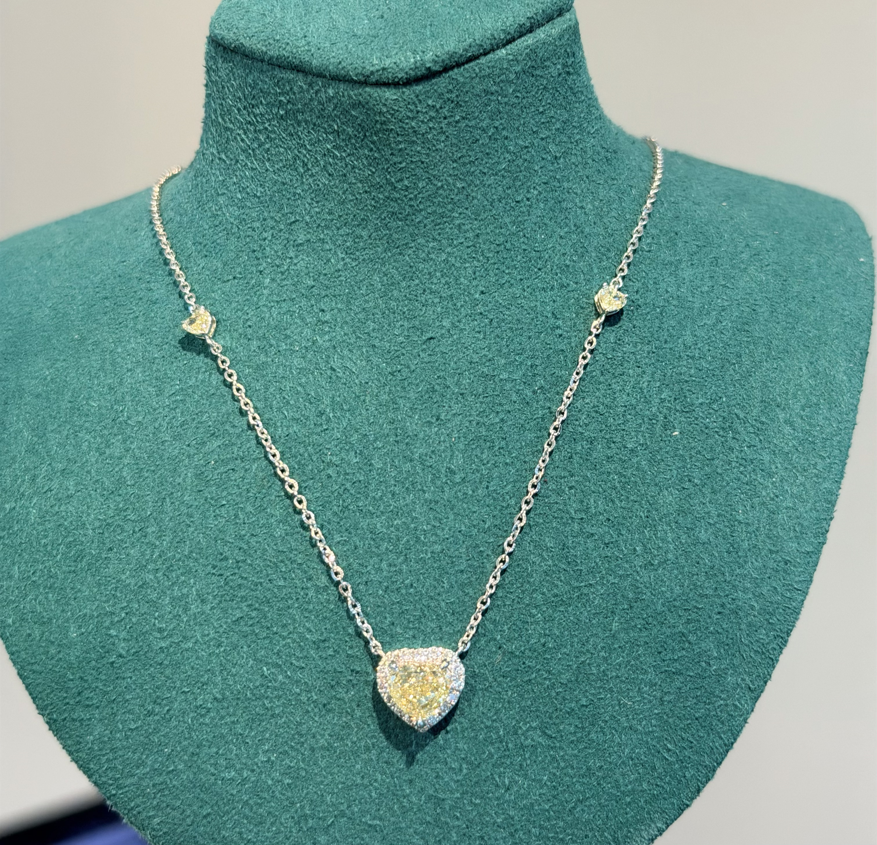 Fancy Shape Pendant, 14K White Gold, stock 1512932