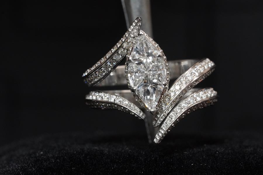 Fashion Engagement Ring, 18K White Gold, stock 103746